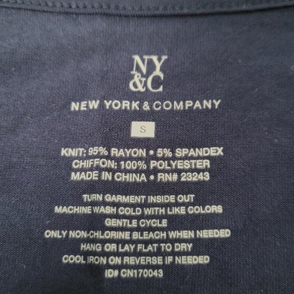 New York & Company Navy Floral Sleeveless Top - Picture 6 of 6